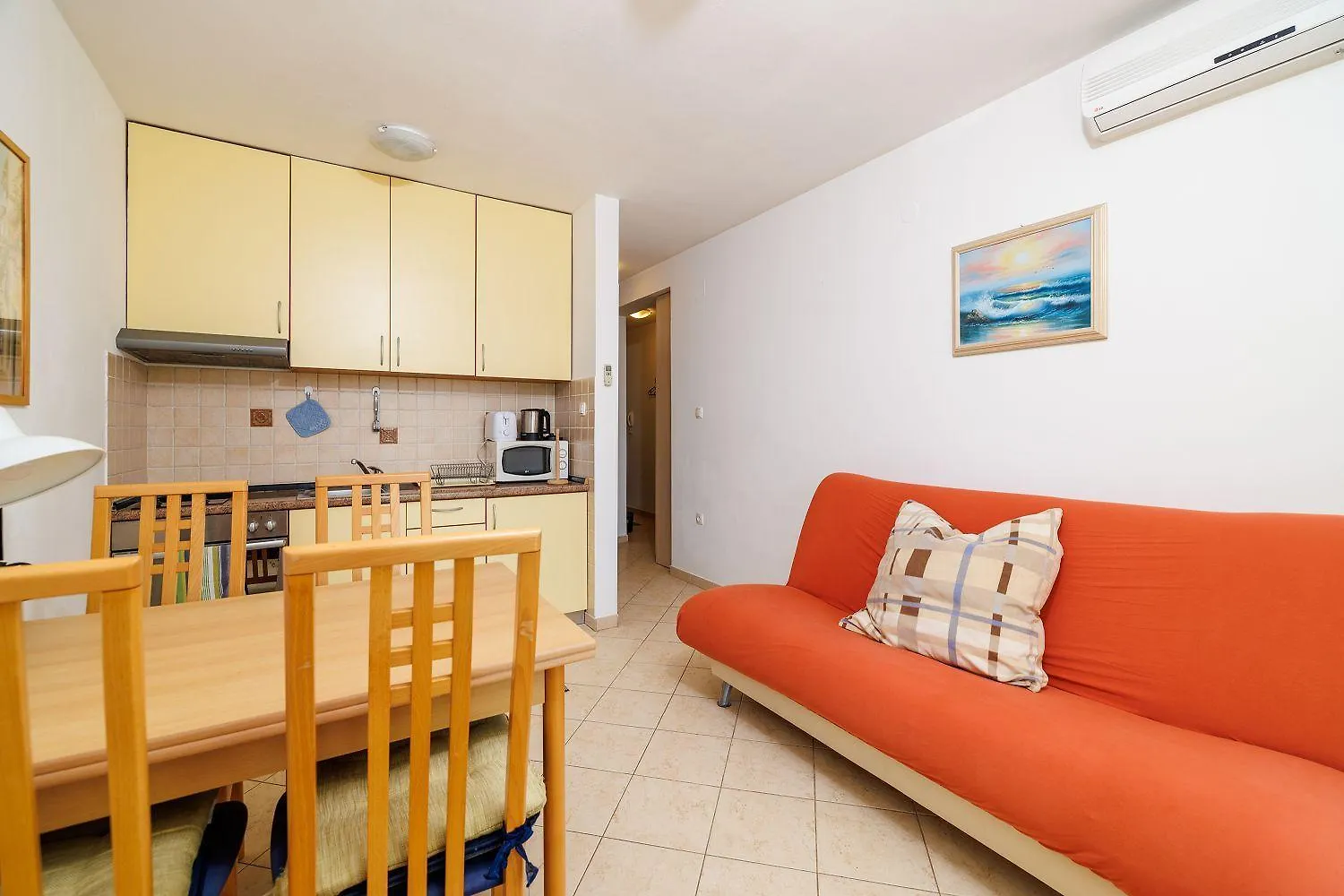 Charmantes Apartment Mit Meerblick Und Nur 400 Meter Zum Strand Dramalj