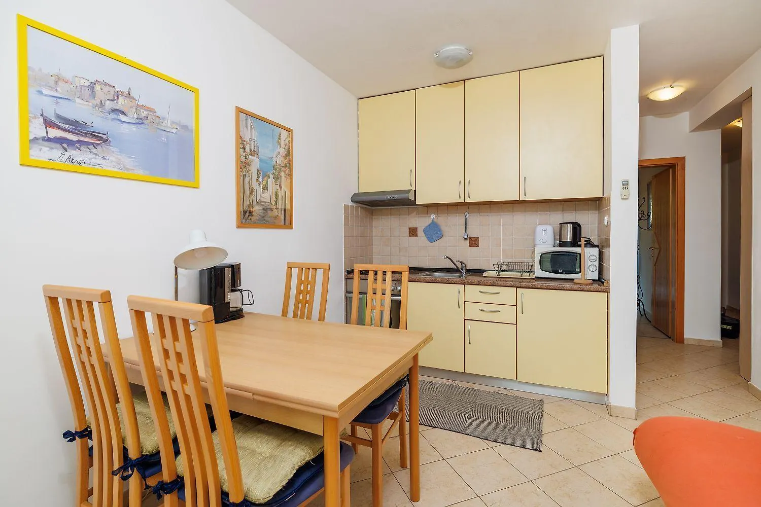 Charmantes Apartment Mit Meerblick Und Nur 400 Meter Zum Strand Dramalj