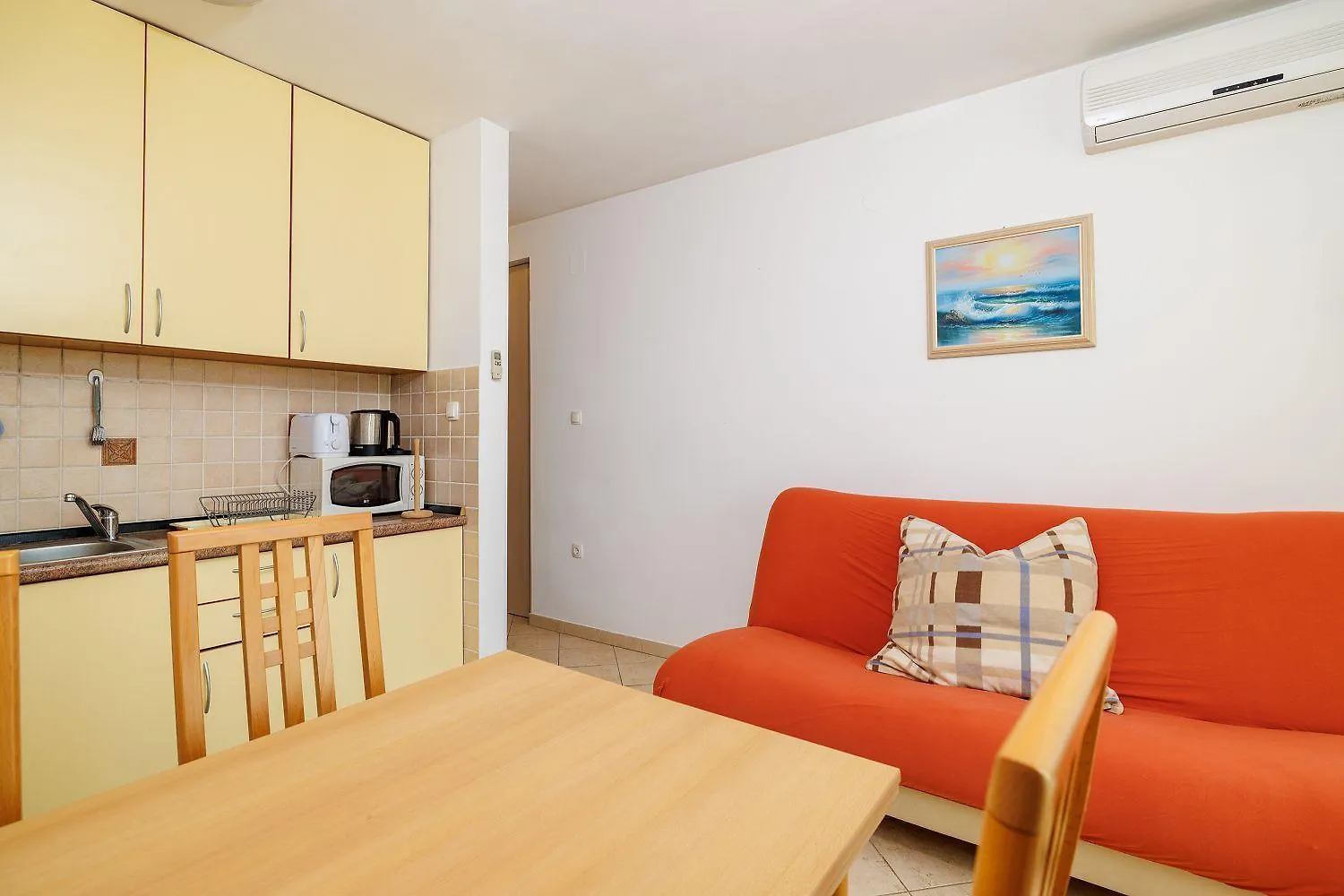 Charmantes Apartment Mit Meerblick Und Nur 400 Meter Zum Strand Dramalj