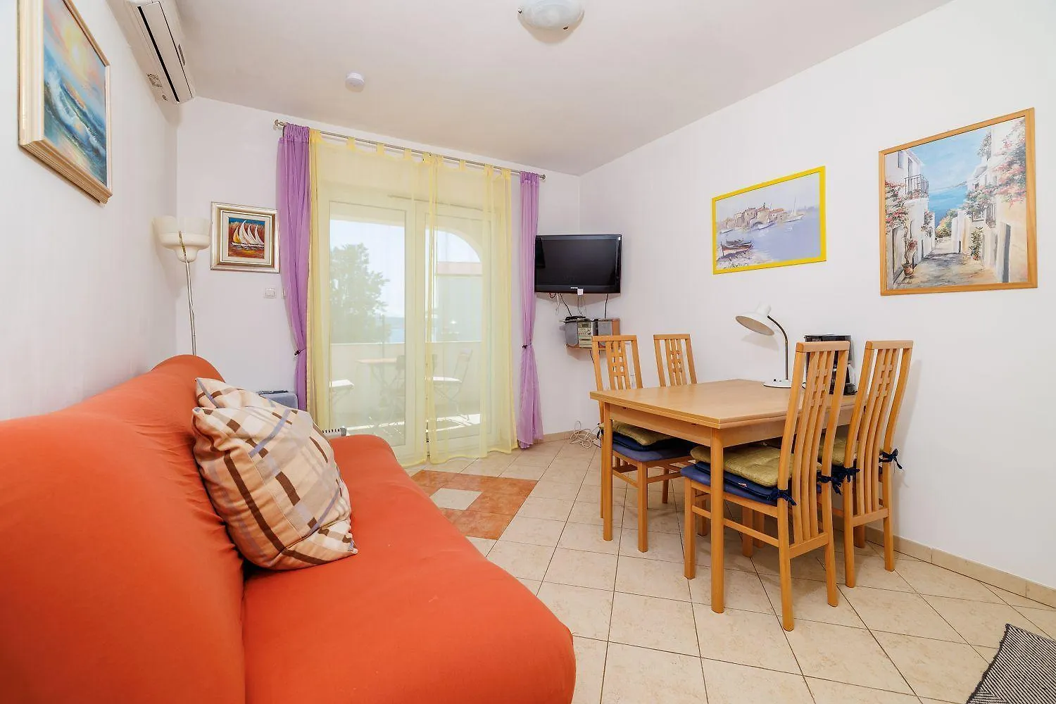 Charmantes Apartment Mit Meerblick Und Nur 400 Meter Zum Strand Dramalj