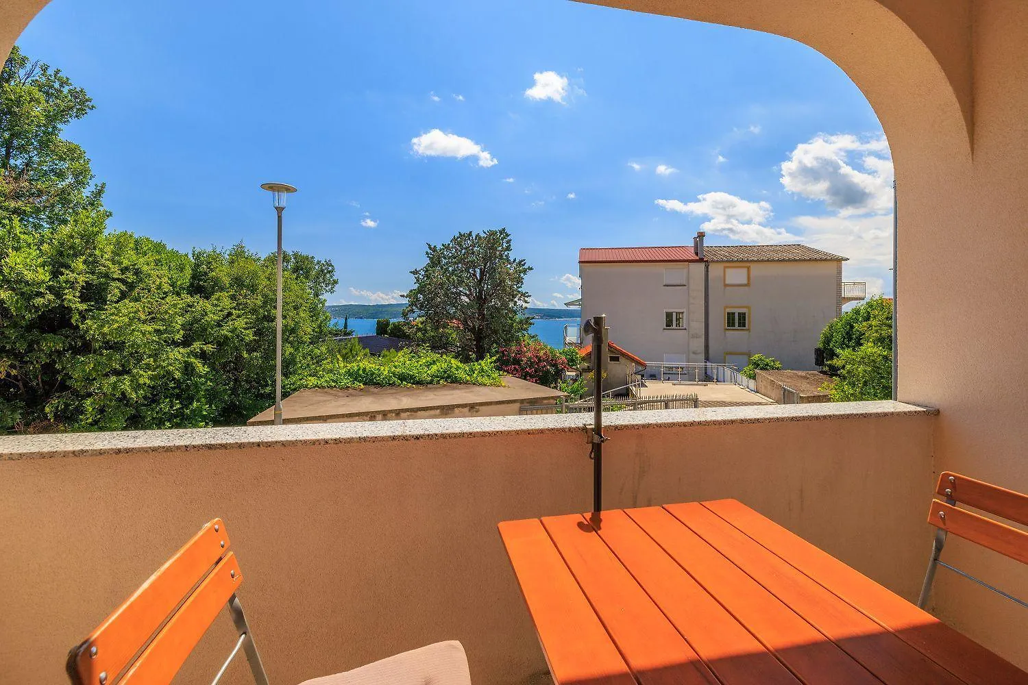 Charmantes Apartment Mit Meerblick Und Nur 400 Meter Zum Strand Dramalj